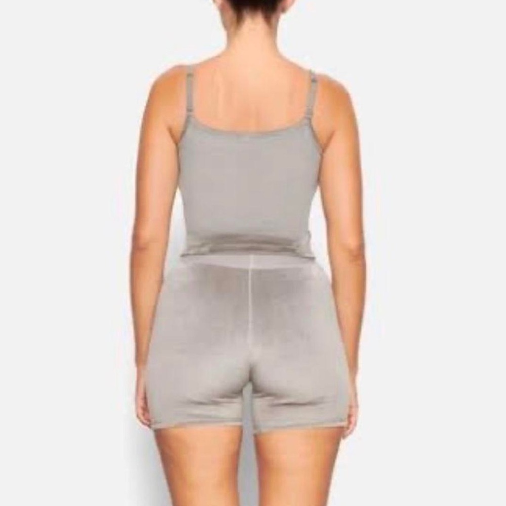 NWT SKIMS Velour Track Pants and Velour Soot Crop Top Set in Amethyst Size 2XL - Picture 9 of 10